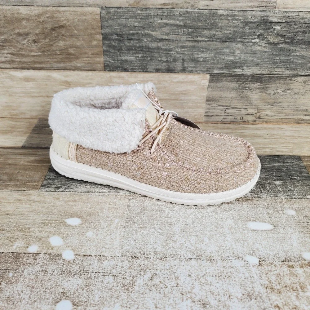 Hey Dude Wendy Fold Brushed Cozy Youth Girls Shoes Sz 5‎ Ivory Faux Fur Slip On